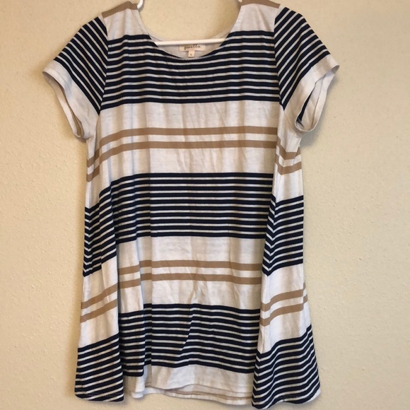 Anthropologie Tops - Anthropologie T-shirt